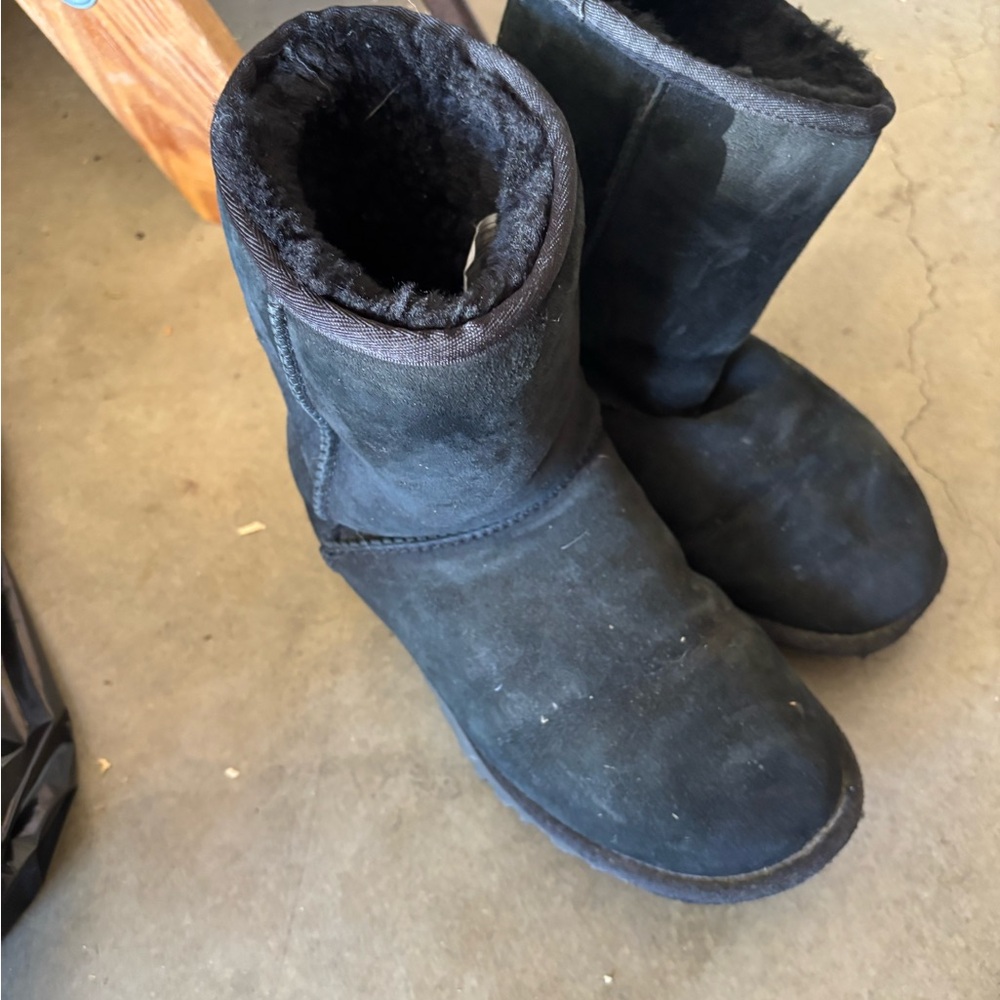 Uggs Sz 7 black